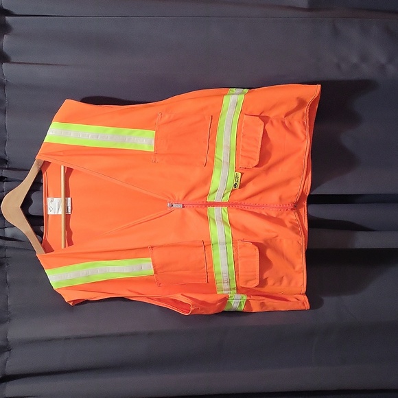 HIGH VISIBILITY MEN'S SAFETY VEST. NWOT 3X - Picture 1 of 6